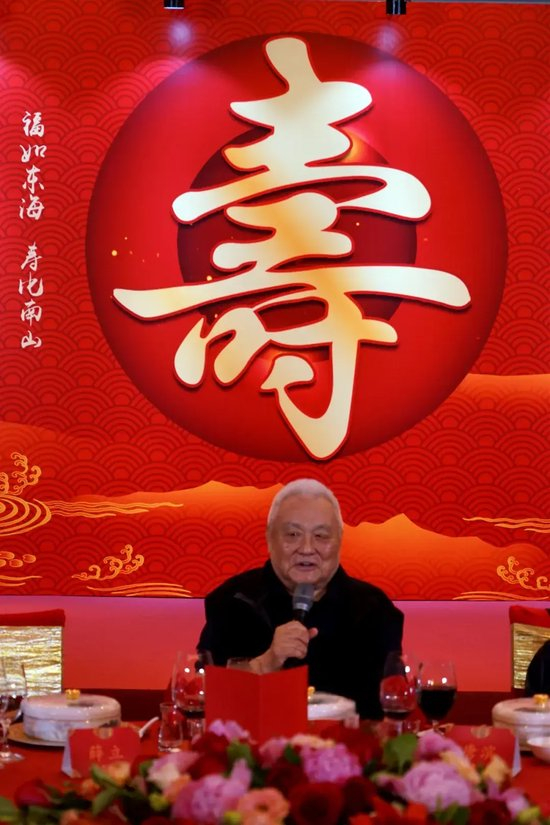 不断向互动娱乐媒体的战略目标稳步迈进。介绍图片